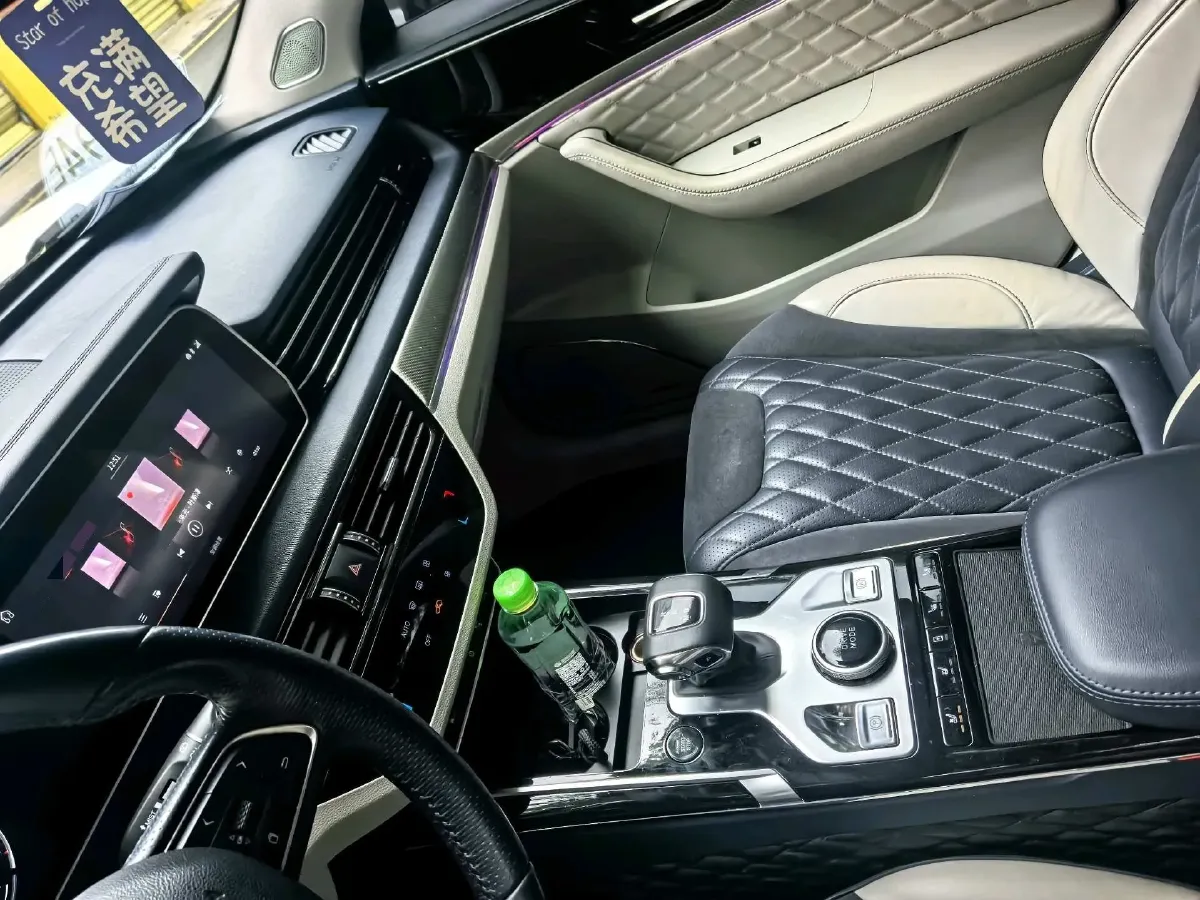 2019 HongQi HS5 2.0T 224HP L4 6AT,autocango,china used car exporter,china ev exporter,chinese used car exporter,chinese used ev exporter