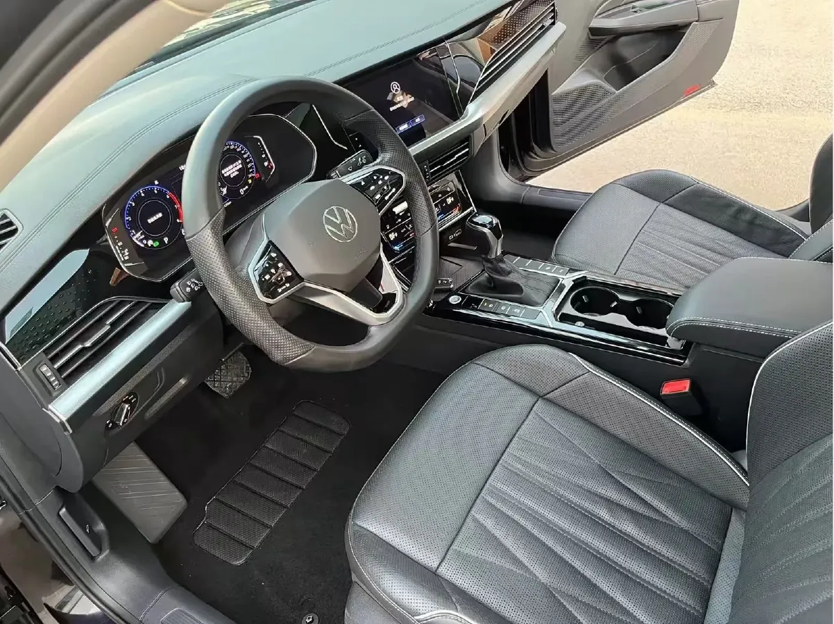2024 Volkswagen Passat 2.0T 186HP L4 7DCT,autocango,china used car exporter,china ev exporter,chinese used car exporter,chinese used ev exporter