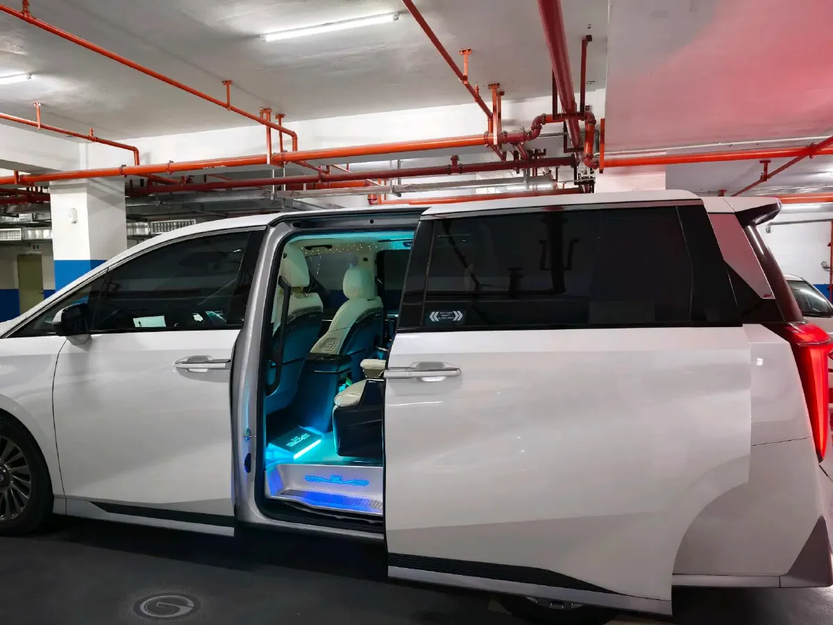 2023 GAC Trumpchi M8 2.0T 252HP L4 8AT,autocango,china used car exporter,china ev exporter,chinese used car exporter,chinese used ev exporter