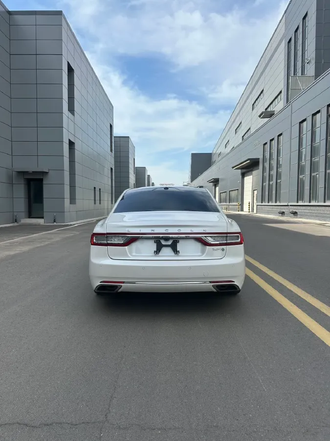 2017 Lincoln Continental 2.0T 261HP L4 6AT,autocango,china used car exporter,china ev exporter,chinese used car exporter,chinese used ev exporter