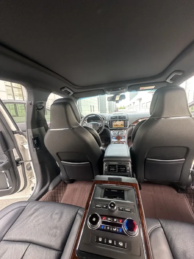 2017 Lincoln Continental 2.0T 261HP L4 6AT,autocango,china used car exporter,china ev exporter,chinese used car exporter,chinese used ev exporter