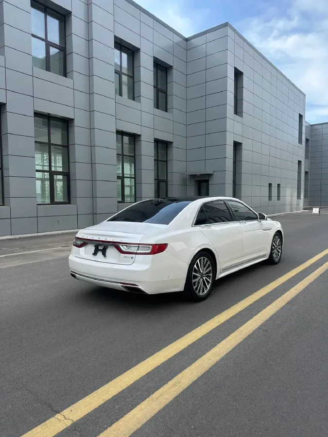 2017 Lincoln Continental 2.0T 261HP L4 6AT,autocango,china used car exporter,china ev exporter,chinese used car exporter,chinese used ev exporter
