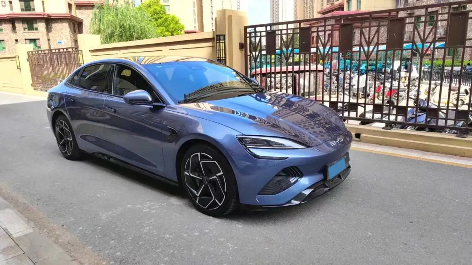 2022 AITO AITO M5 Range Extended 125HP REEV 40KWH,autocango,china used car exporter,china ev exporter,chinese used car exporter,chinese used ev exporter