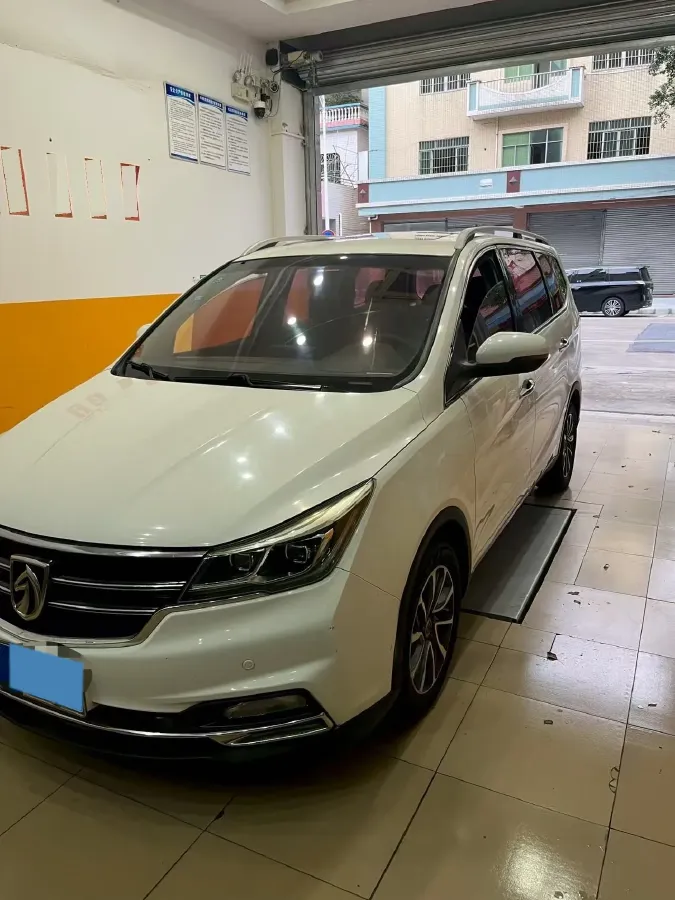 2017 BaoJun 730 1.5T 150HP L4 6MT,autocango,china used car exporter,china ev exporter,chinese used car exporter,chinese used ev exporter