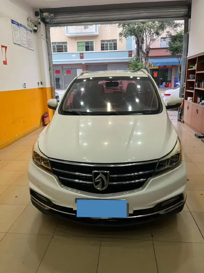 2017 BaoJun 730 1.5T 150HP L4 6MT,autocango,china used car exporter,china ev exporter,chinese used car exporter,chinese used ev exporter