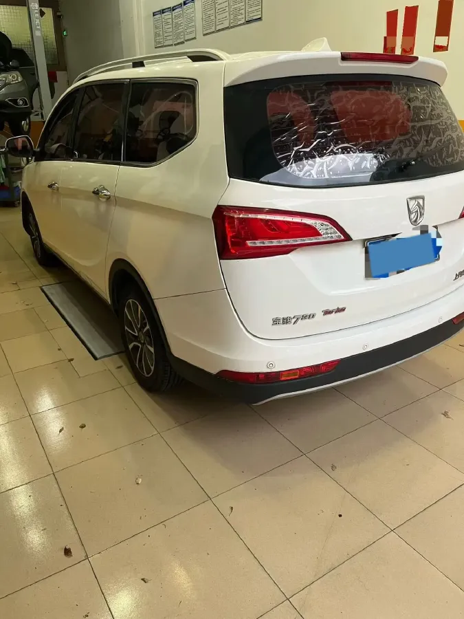 2017 BaoJun 730 1.5T 150HP L4 6MT,autocango,china used car exporter,china ev exporter,chinese used car exporter,chinese used ev exporter