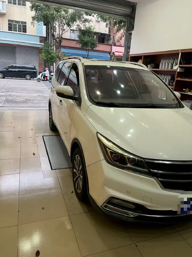 2017 BaoJun 730 1.5T 150HP L4 6MT,autocango,china used car exporter,china ev exporter,chinese used car exporter,chinese used ev exporter