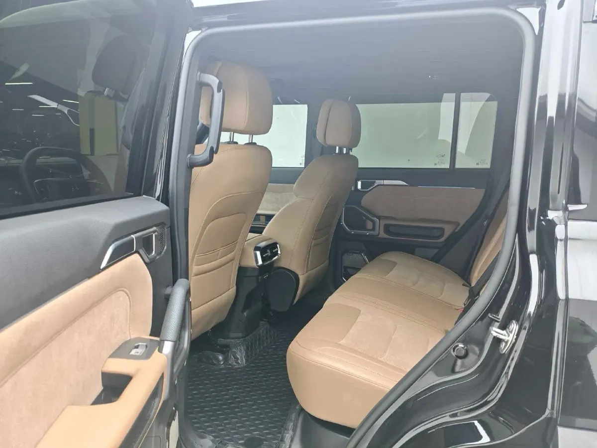 2023 Jetour Traveller 2.0T 254HP L4 7DCT,autocango,china used car exporter,china ev exporter,chinese used car exporter,chinese used ev exporter