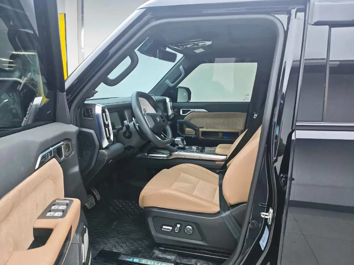 2023 Jetour Traveller 2.0T 254HP L4 7DCT,autocango,china used car exporter,china ev exporter,chinese used car exporter,chinese used ev exporter
