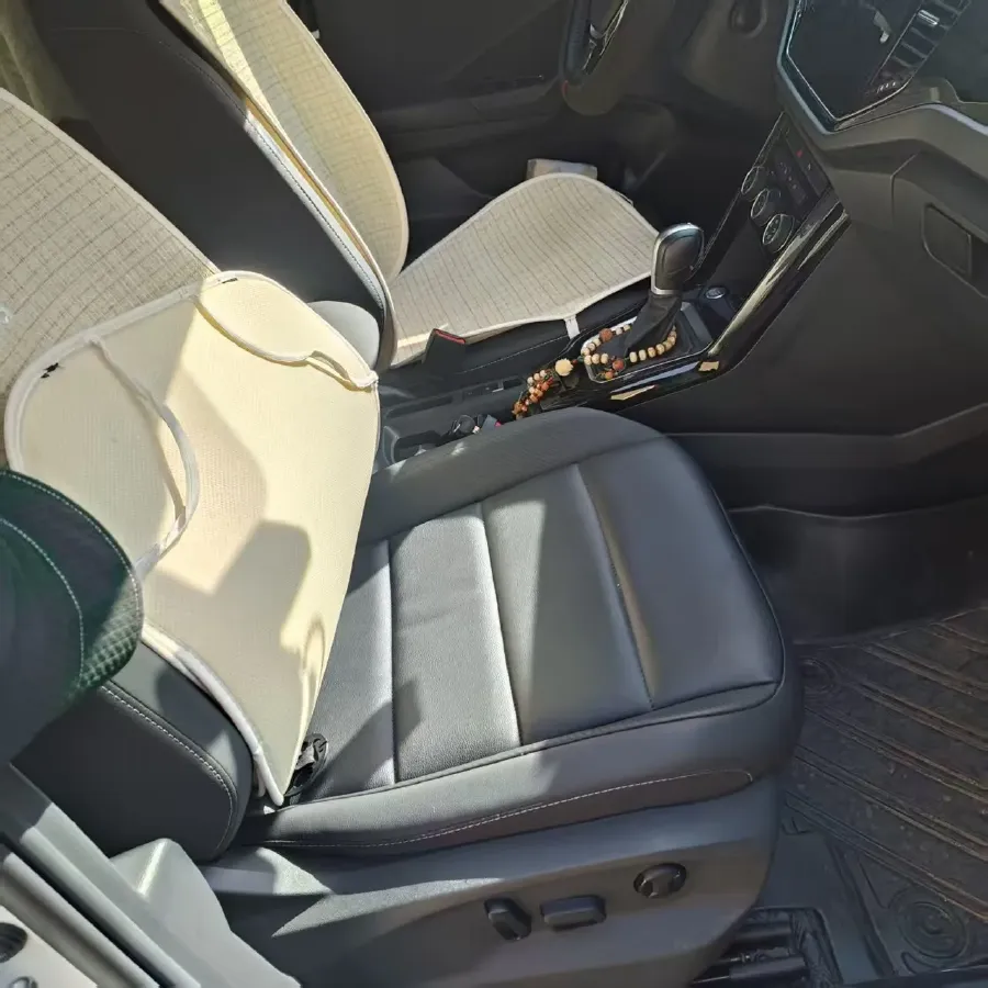 2022 Volkswagen T-Roc 1.4T 150HP L4 7DCT,autocango,china used car exporter,china ev exporter,chinese used car exporter,chinese used ev exporter