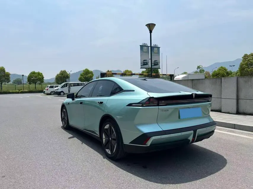 2022 DongFeng Forthing LingZhi EV BEV 68.4KWH,autocango,china used car exporter,china ev exporter,chinese used car exporter,chinese used ev exporter