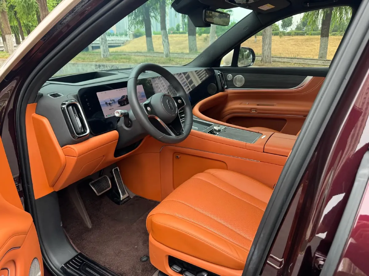 2025 AITO AITO M9 REEV 160HP REEV 52KWH,autocango,china used car exporter,china ev exporter,chinese used car exporter,chinese used ev exporter