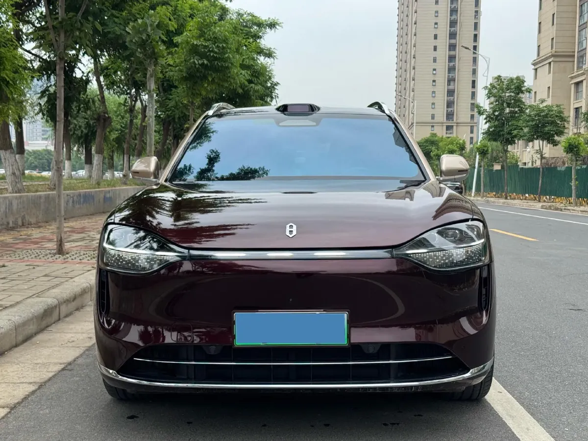 2025 AITO AITO M9 REEV 160HP REEV 52KWH,autocango,china used car exporter,china ev exporter,chinese used car exporter,chinese used ev exporter