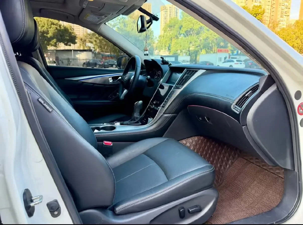 2018 Jeep Grand Commander 2.0T 265HP L4 9AT,autocango,china used car exporter,china ev exporter,chinese used car exporter,chinese used ev exporter