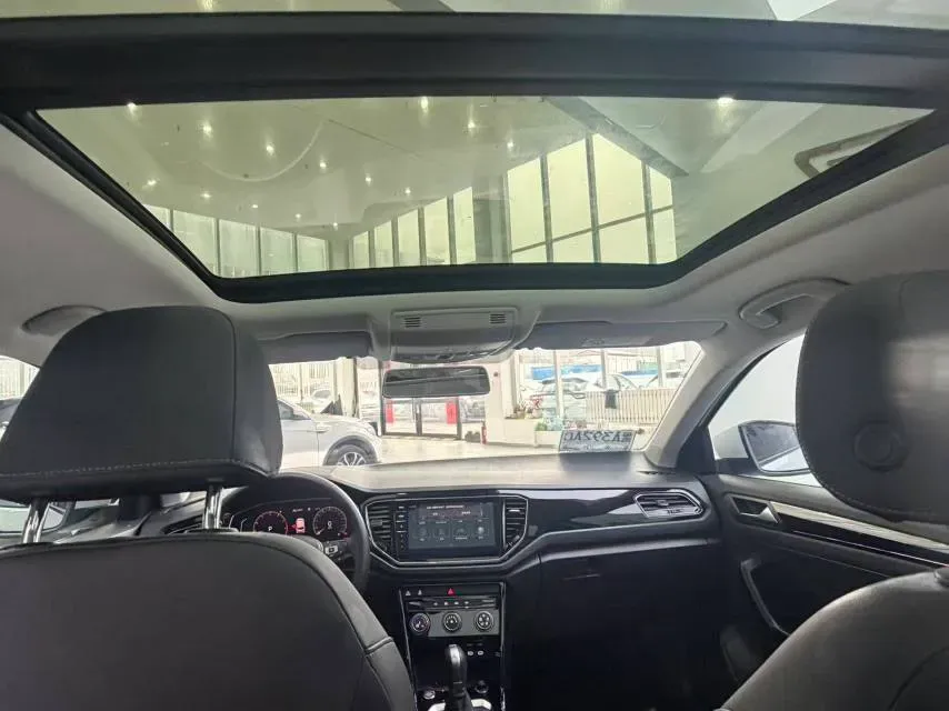2021 Volkswagen T-Roc 1.4T 150HP L4 7DCT,autocango,china used car exporter,china ev exporter,chinese used car exporter,chinese used ev exporter