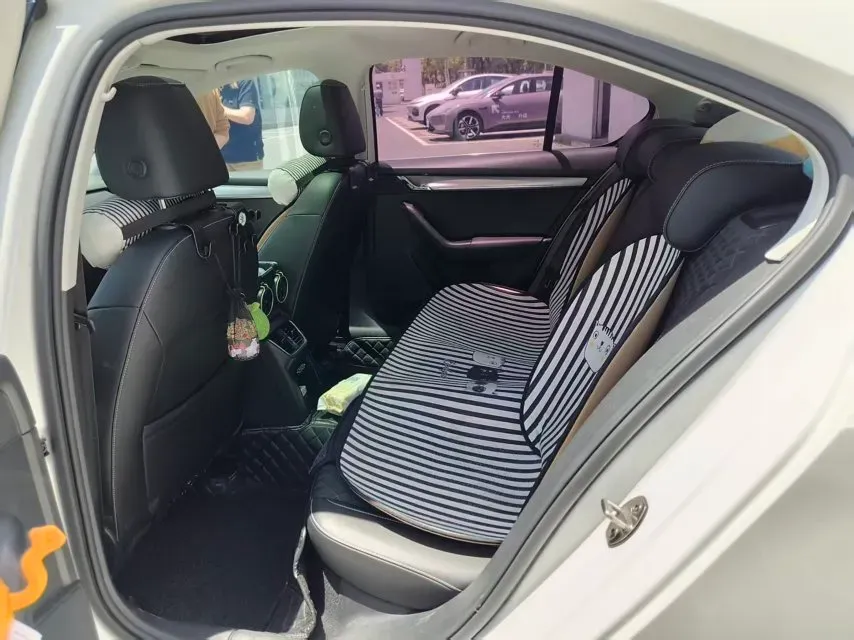 2019 Skoda Octavia 1.4T 150HP L4 7DCT,autocango,china used car exporter,china ev exporter,chinese used car exporter,chinese used ev exporter