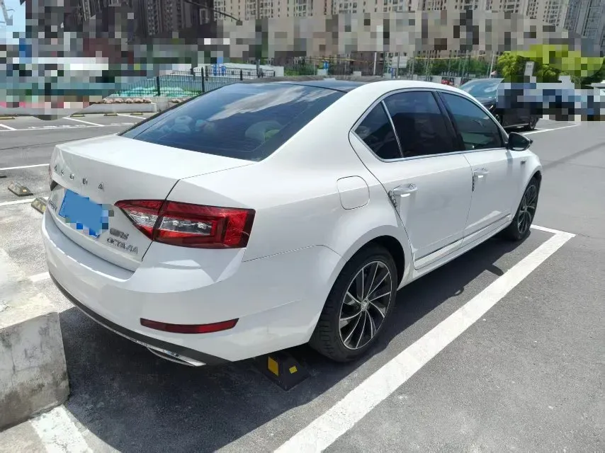 2019 Skoda Octavia 1.4T 150HP L4 7DCT,autocango,china used car exporter,china ev exporter,chinese used car exporter,chinese used ev exporter