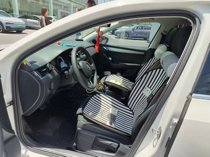 2019 Skoda Octavia 1.4T 150HP L4 7DCT,autocango,china used car exporter,china ev exporter,chinese used car exporter,chinese used ev exporter