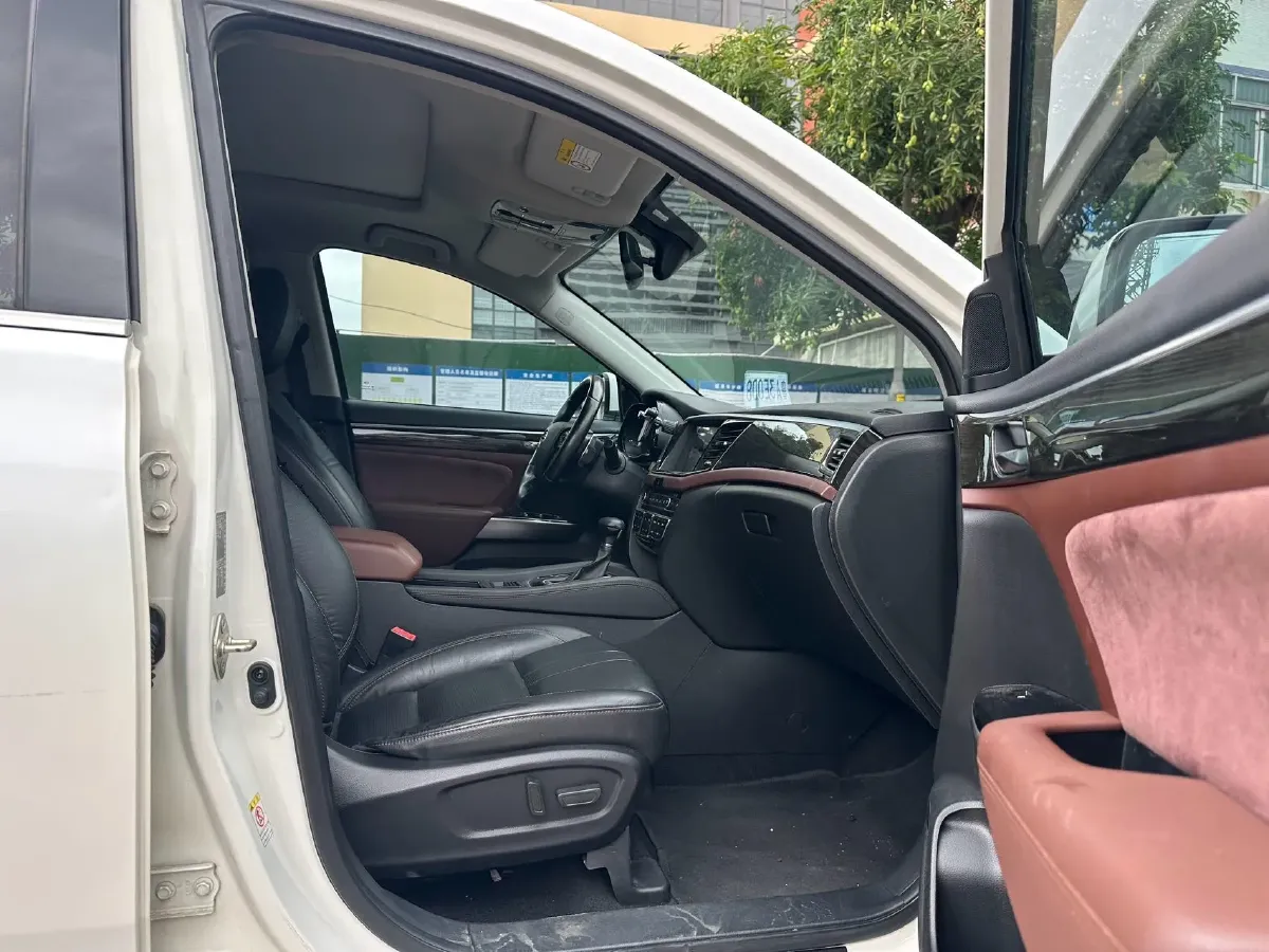 2017 GAC Trumpchi GS8 2.0T 201HP L4 6AT,autocango,china used car exporter,china ev exporter,chinese used car exporter,chinese used ev exporter