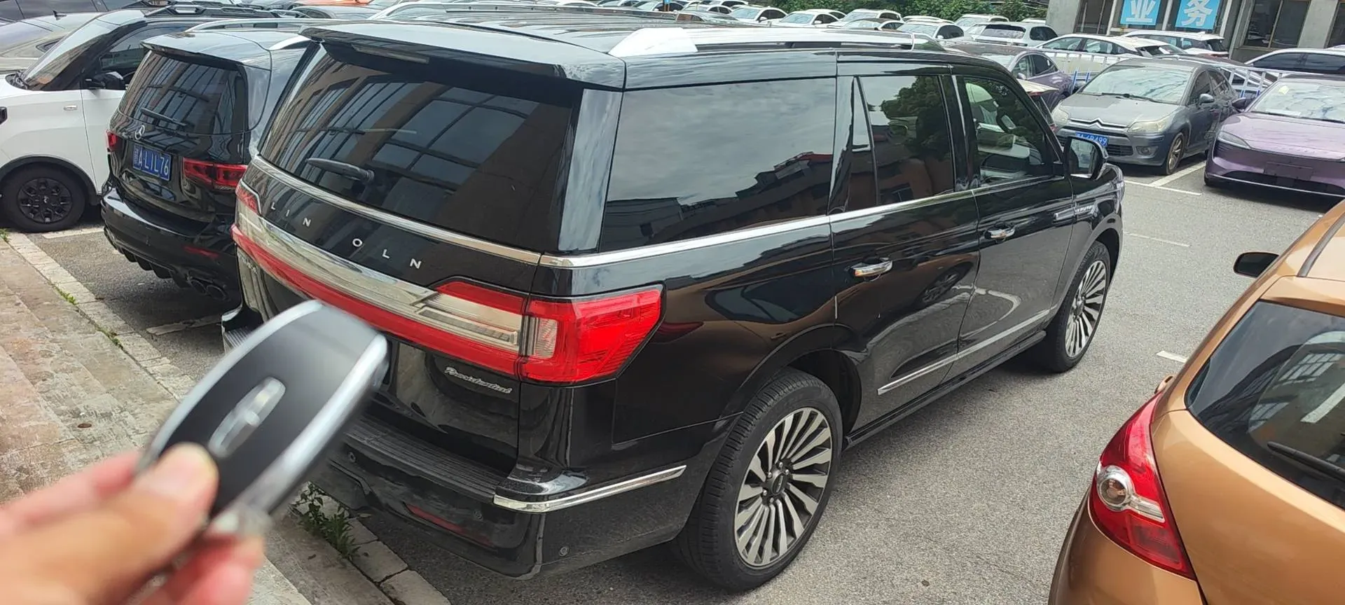 2019 Lincoln Navigator 3.5T 388HP V6 10AT,autocango,china used car exporter,china ev exporter,chinese used car exporter,chinese used ev exporter