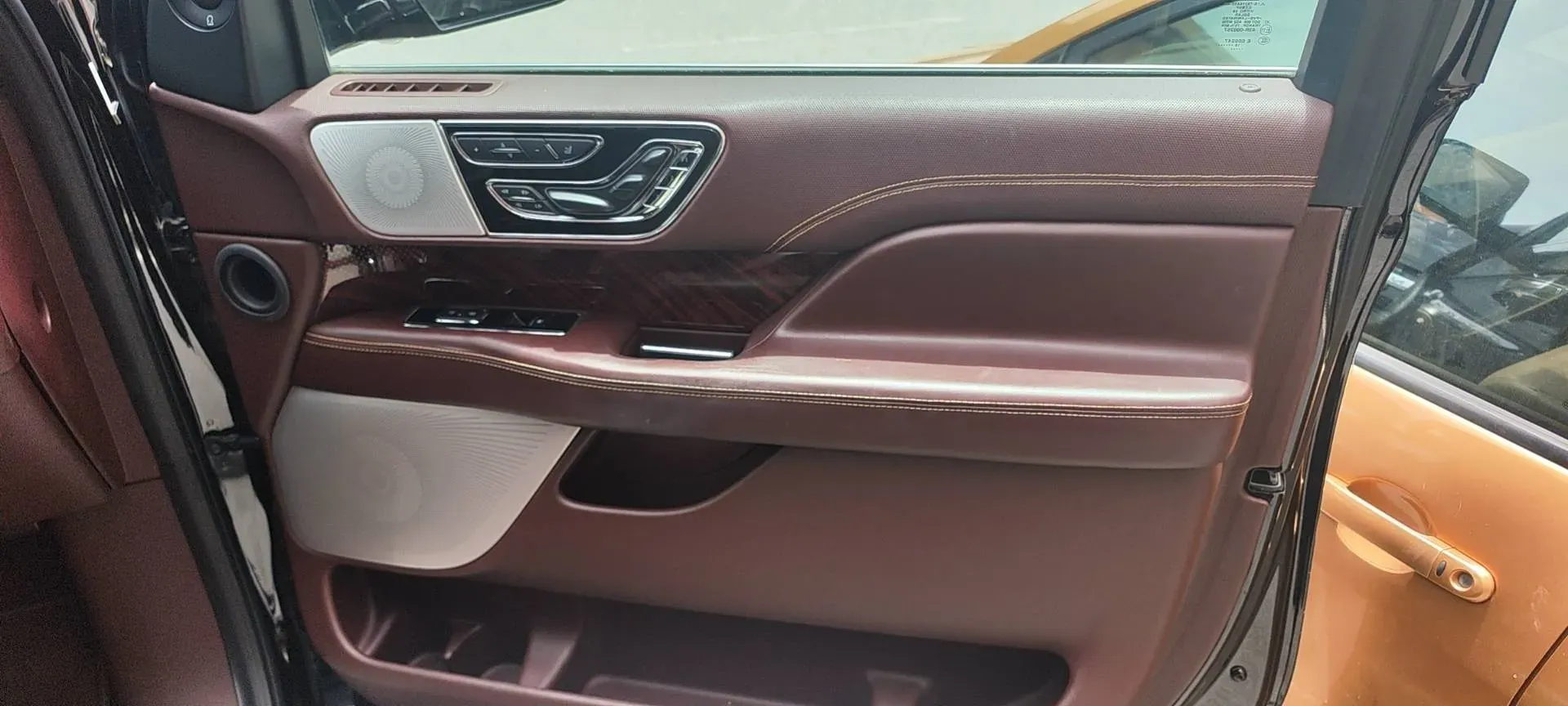 2019 Lincoln Navigator 3.5T 388HP V6 10AT,autocango,china used car exporter,china ev exporter,chinese used car exporter,chinese used ev exporter