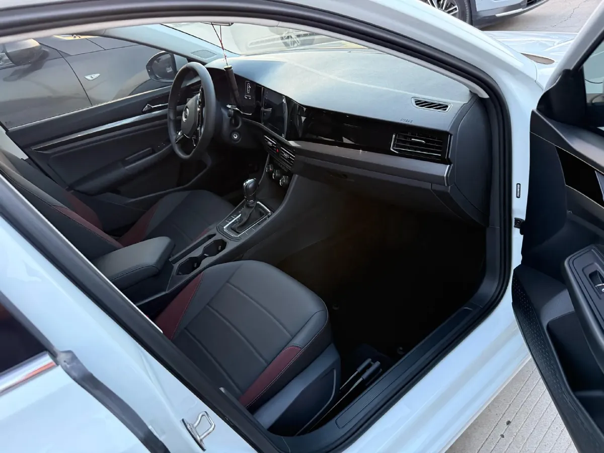 2021 Volkswagen Bora 1.5L 113HP L4 6AT,autocango,china used car exporter,china ev exporter,chinese used car exporter,chinese used ev exporter