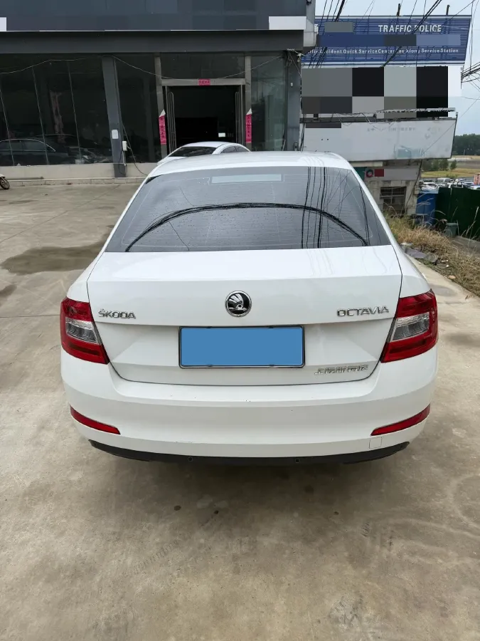 2017 Skoda Octavia 1.6L 110HP L4 5MT,autocango,china used car exporter,china ev exporter,chinese used car exporter,chinese used ev exporter