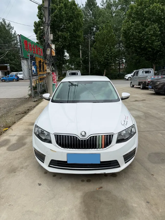 2017 Skoda Octavia 1.6L 110HP L4 5MT,autocango,china used car exporter,china ev exporter,chinese used car exporter,chinese used ev exporter