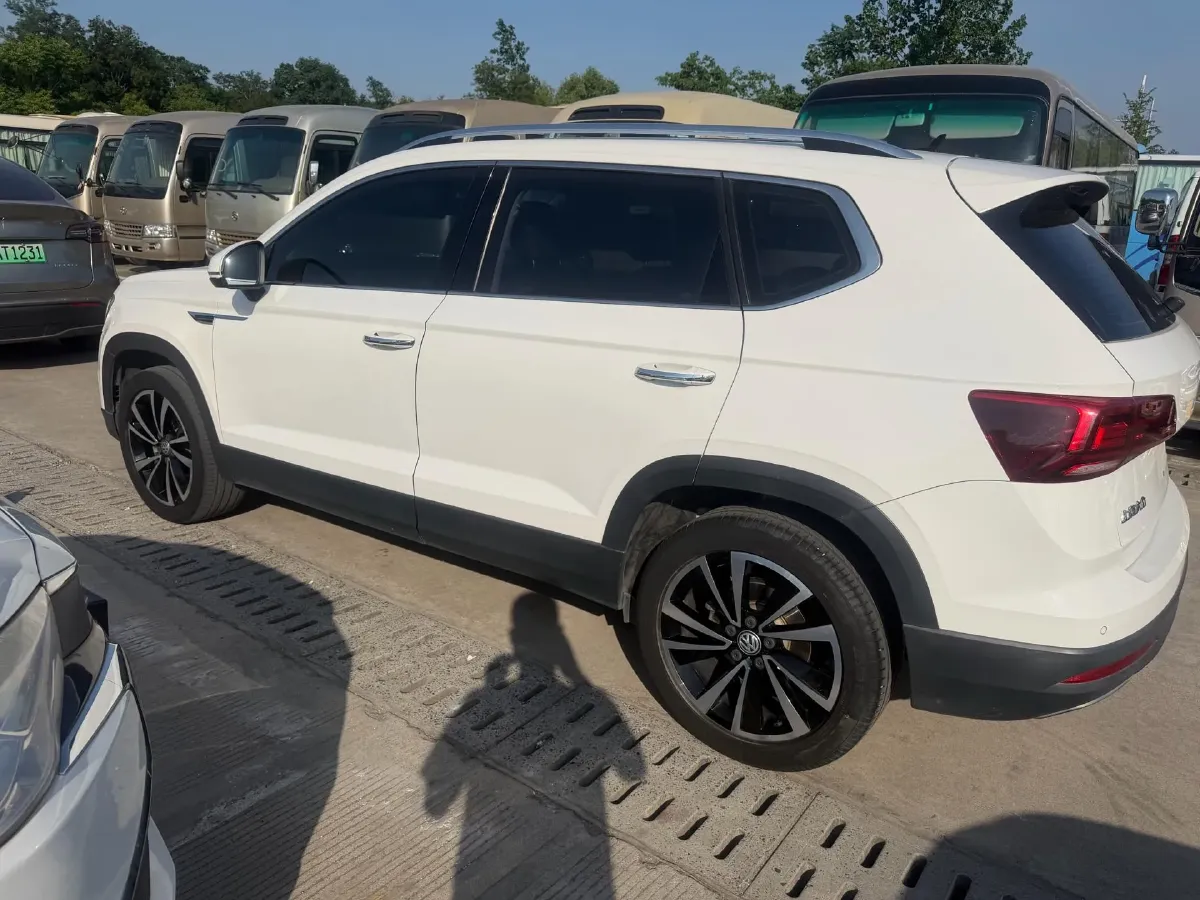 2019 MINI MINI 1.5T 102HP L3 7DCT,autocango,china used car exporter,china ev exporter,chinese used car exporter,chinese used ev exporter