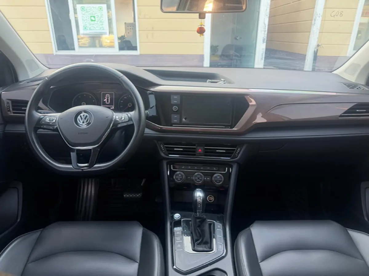 2019 MINI MINI 1.5T 102HP L3 7DCT,autocango,china used car exporter,china ev exporter,chinese used car exporter,chinese used ev exporter