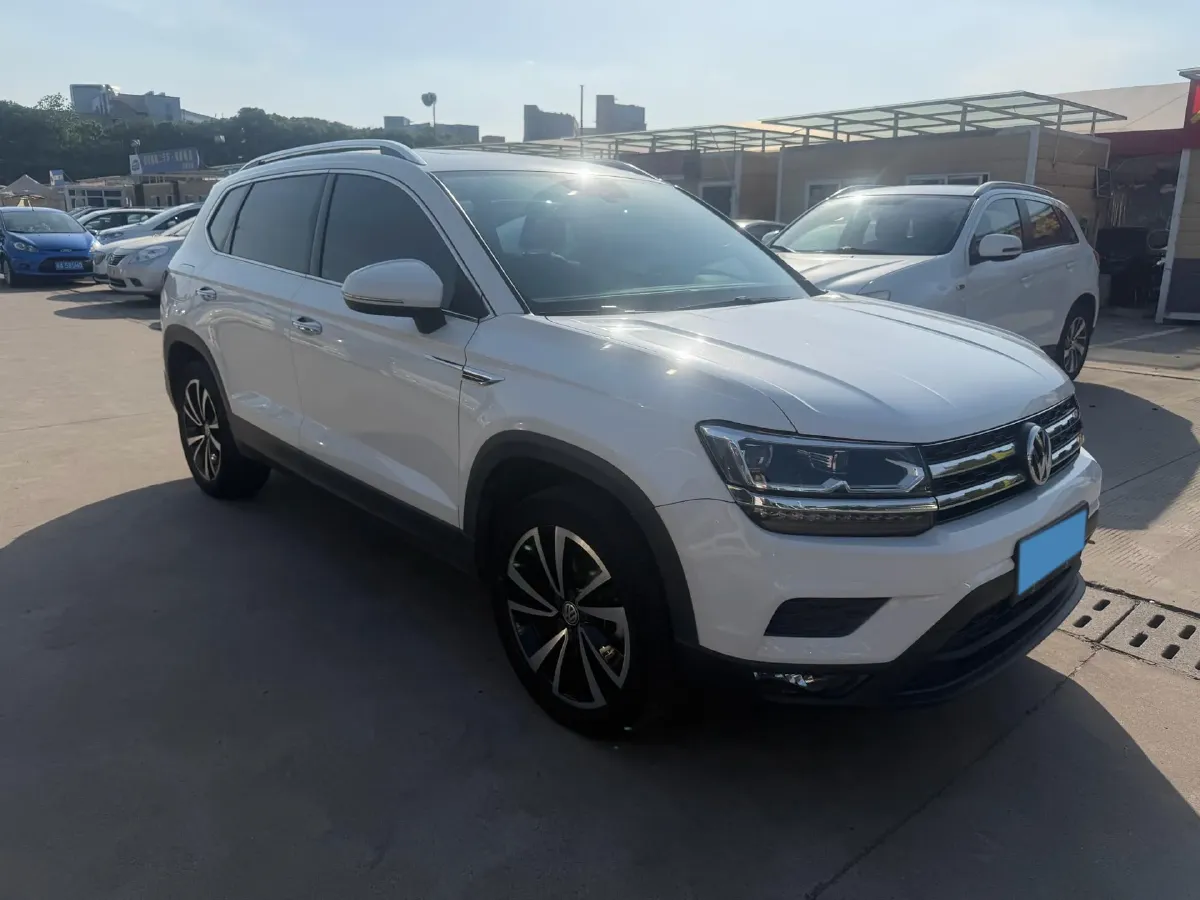 2019 MINI MINI 1.5T 102HP L3 7DCT,autocango,china used car exporter,china ev exporter,chinese used car exporter,chinese used ev exporter