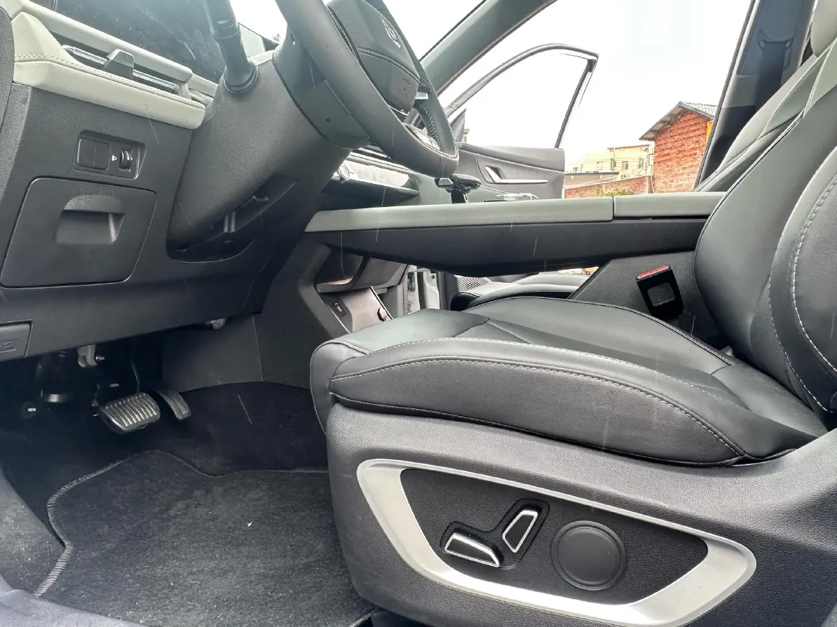 2024 ChangAn CS75 Plus 1.5T 188HP L4 8AT,autocango,china used car exporter,china ev exporter,chinese used car exporter,chinese used ev exporter