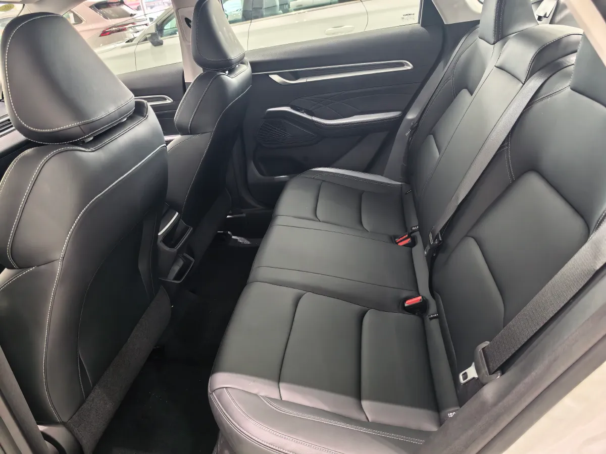 2025 Geely Emgrand 1.5L 127HP L4 CVT,autocango,china used car exporter,china ev exporter,chinese used car exporter,chinese used ev exporter