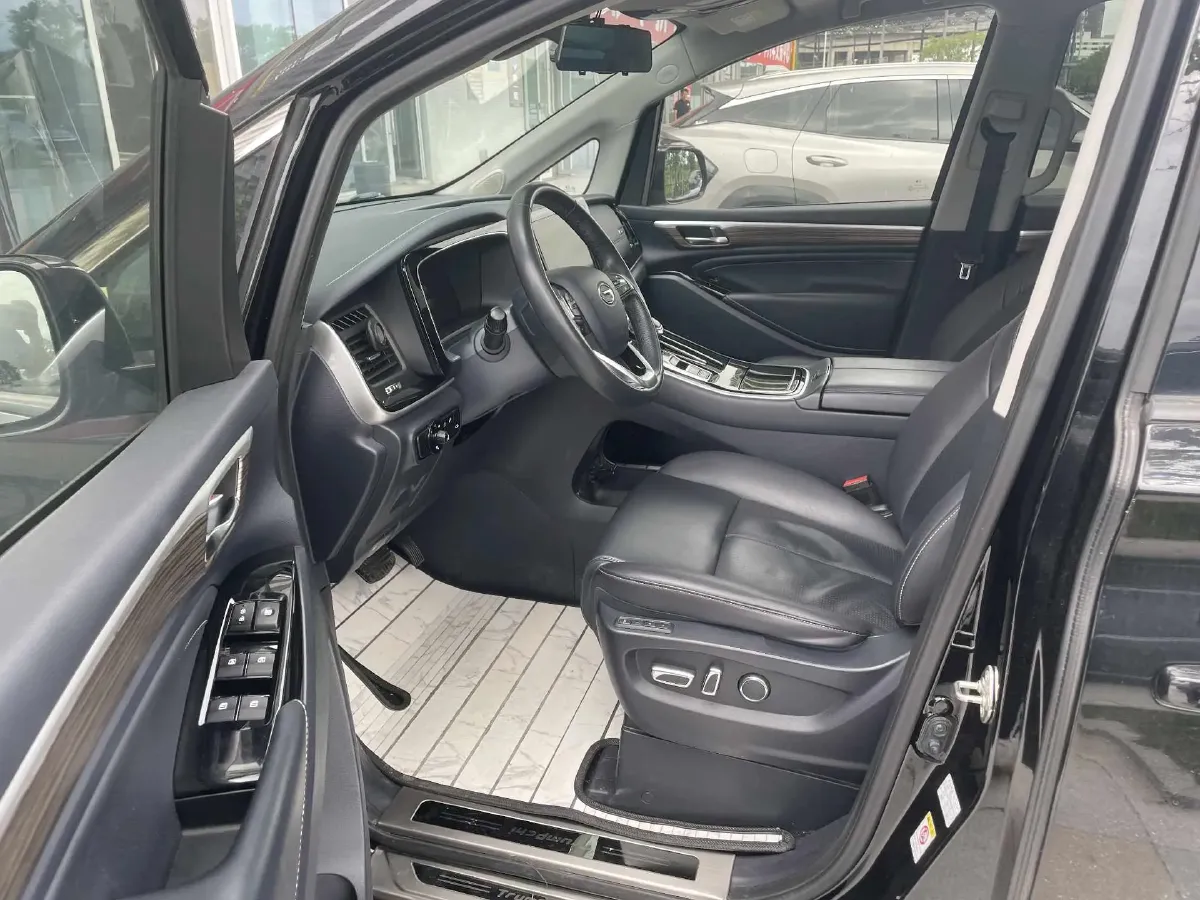 2021 GAC Trumpchi M8 2.0T 252HP L4 8AT,autocango,china used car exporter,china ev exporter,chinese used car exporter,chinese used ev exporter