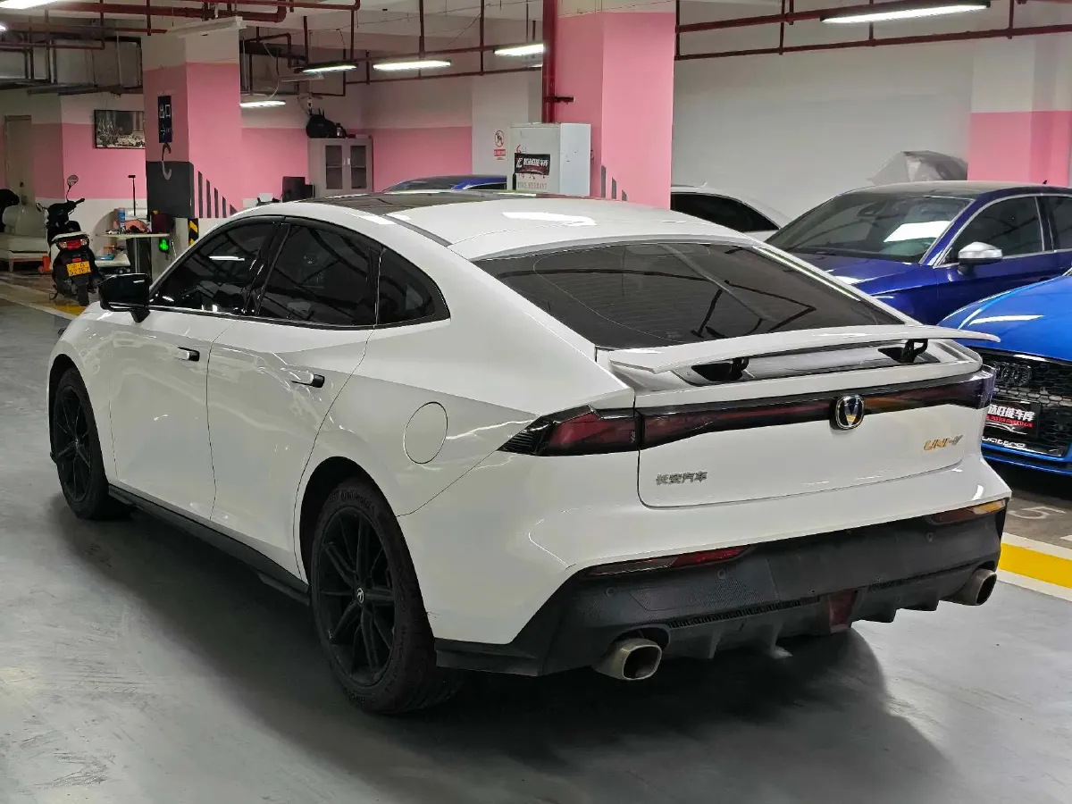 2024 ChangAn UNI-V 1.5T 188HP L4 7DCT,autocango,china used car exporter,china ev exporter,chinese used car exporter,chinese used ev exporter