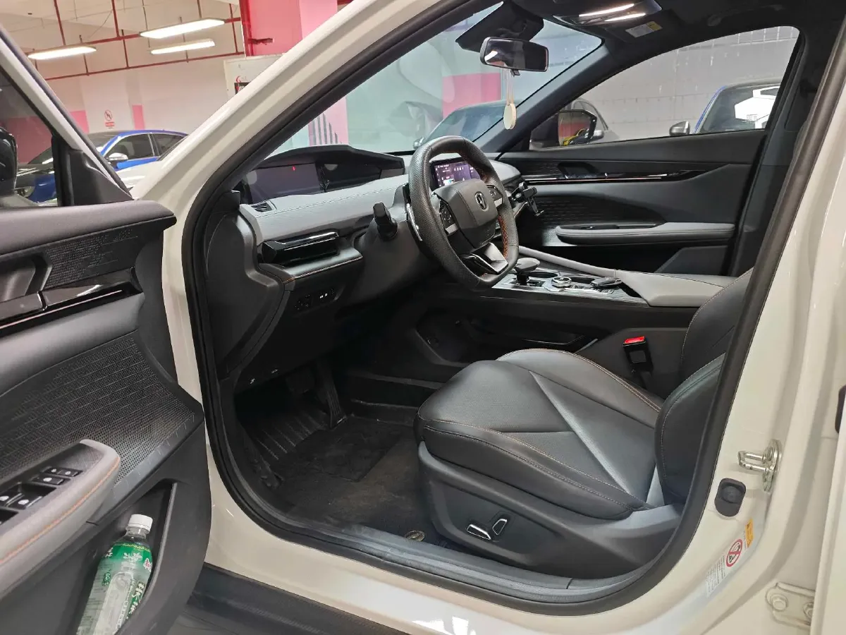 2024 ChangAn UNI-V 1.5T 188HP L4 7DCT,autocango,china used car exporter,china ev exporter,chinese used car exporter,chinese used ev exporter
