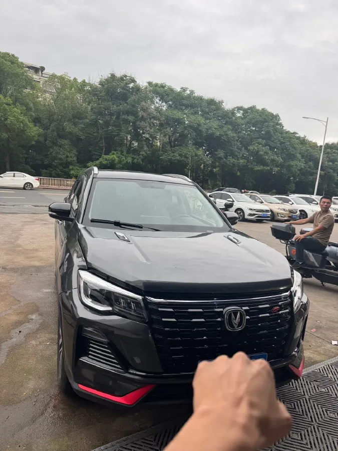 2023 ChangAn CS75 1.5T 188HP L4 7DCT,autocango,china used car exporter,china ev exporter,chinese used car exporter,chinese used ev exporter