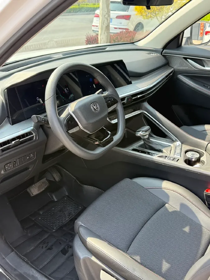 2023 ChangAn CS35 Plus 1.4T 160HP L4 7DCT,autocango,china used car exporter,china ev exporter,chinese used car exporter,chinese used ev exporter