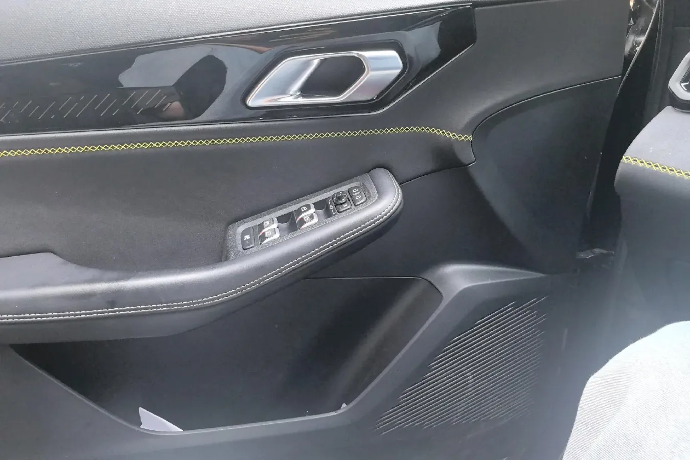 2023 MAXUS G50 1.5T 181HP L4 7DCT,autocango,china used car exporter,china ev exporter,chinese used car exporter,chinese used ev exporter