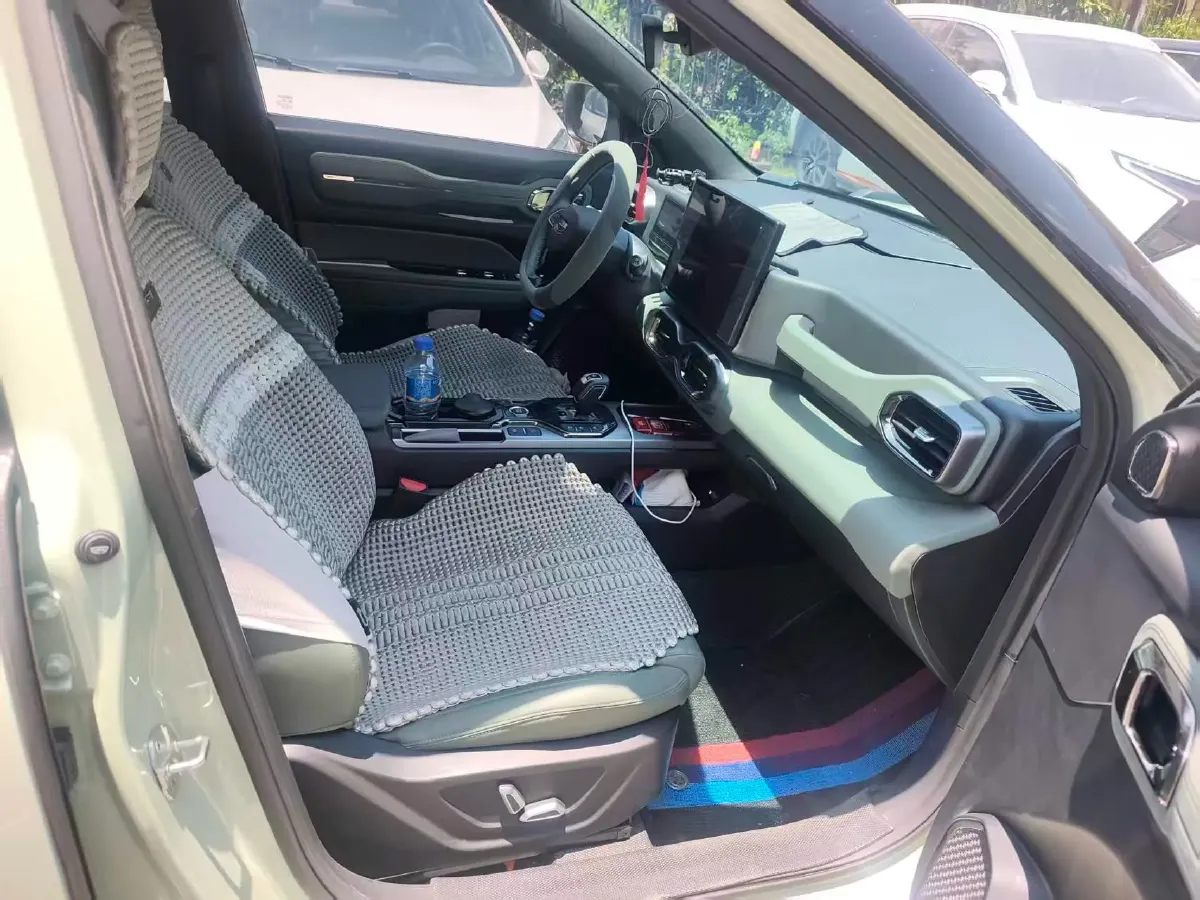 2025 Geely Cowboy 1.5T 181HP L4 7DCT,autocango,china used car exporter,china ev exporter,chinese used car exporter,chinese used ev exporter