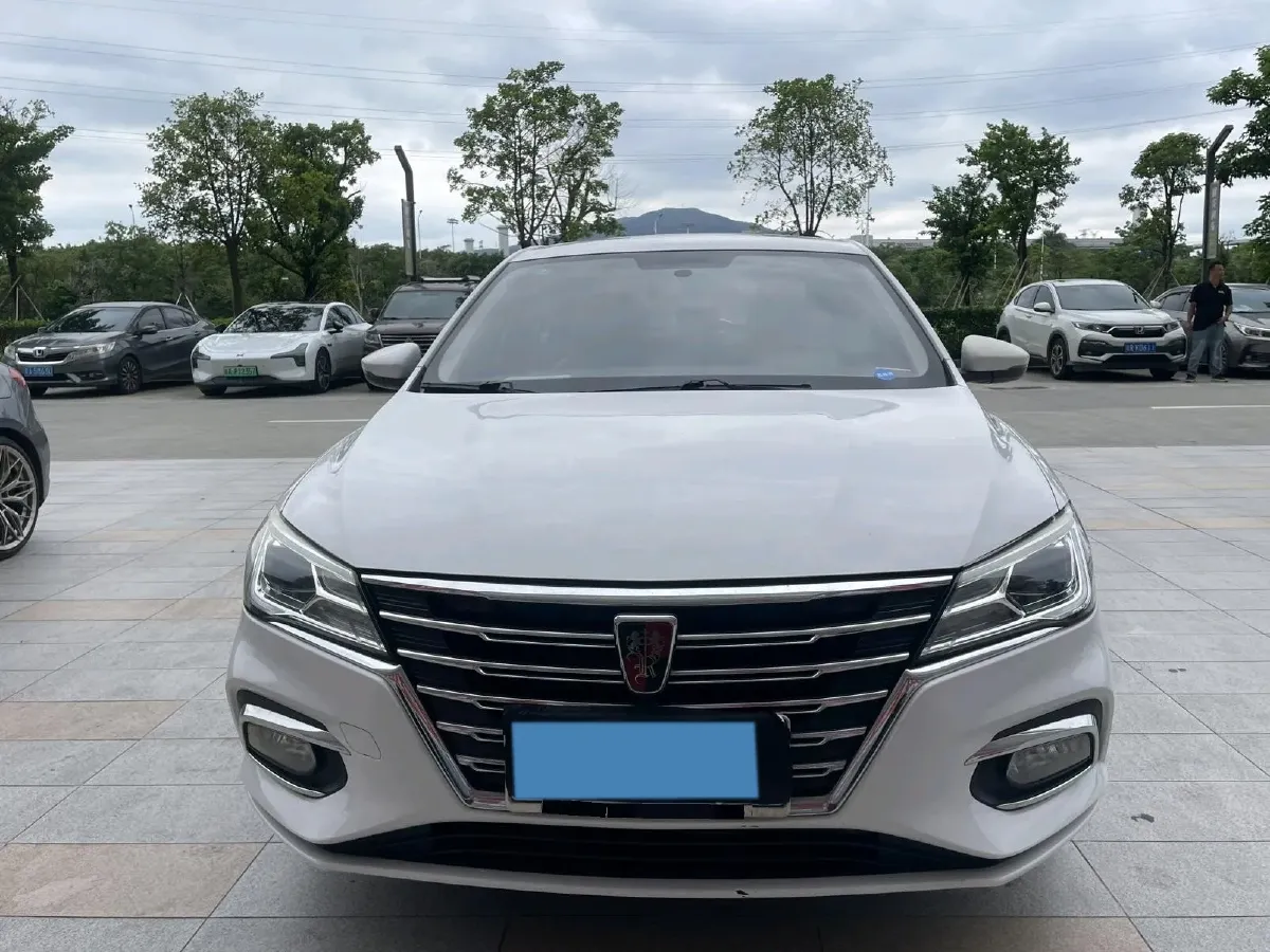 2020 Roewe i5 1.5L 120HP L4 CVT,autocango,china used car exporter,china ev exporter,chinese used car exporter,chinese used ev exporter