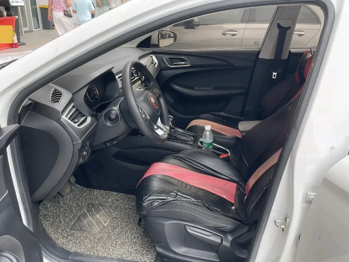 2020 Roewe i5 1.5L 120HP L4 CVT,autocango,china used car exporter,china ev exporter,chinese used car exporter,chinese used ev exporter