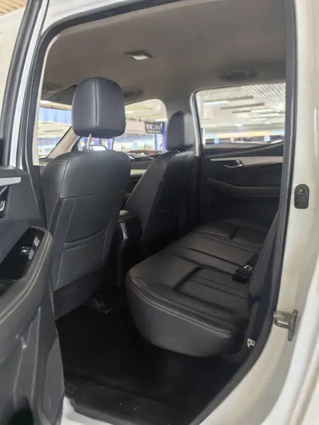 2022 Isuzu RE-MAX Jim 2.8T 120HP L4 5MT,autocango,china used car exporter,china ev exporter,chinese used car exporter,chinese used ev exporter