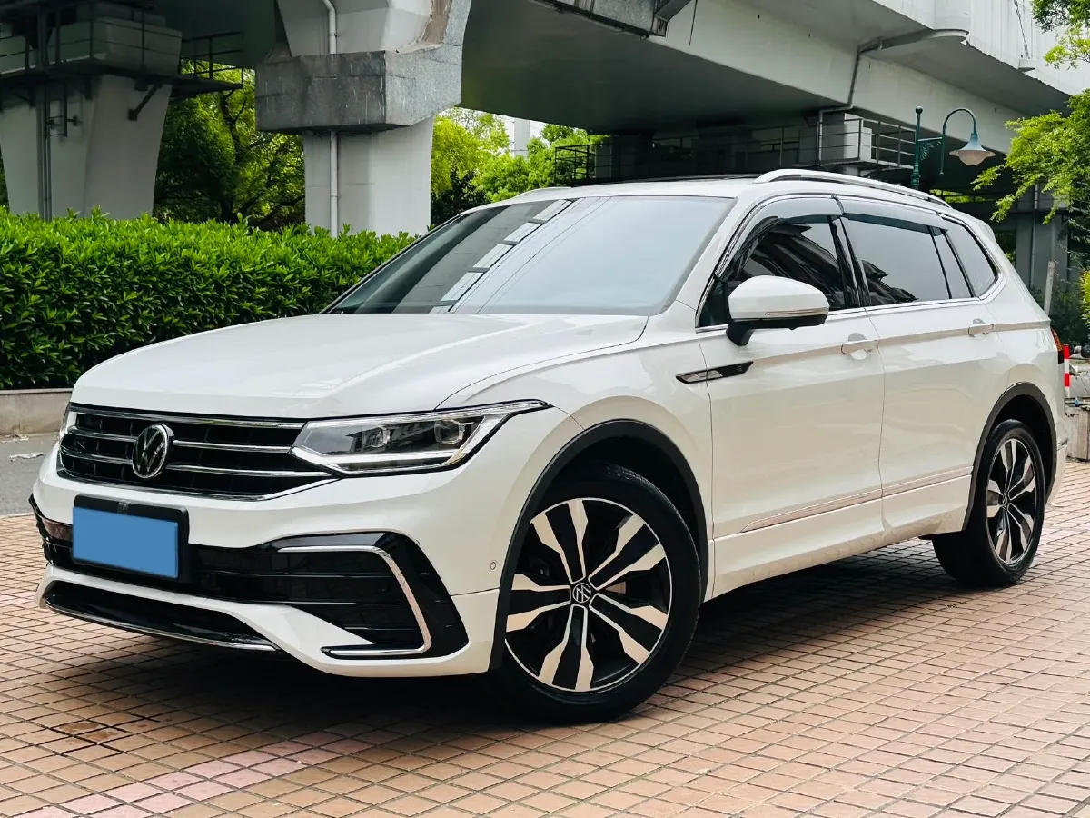 2023 Volkswagen Tiguan L 2.0T 186HP L4 7DCT,autocango,china used car exporter,china ev exporter,chinese used car exporter,chinese used ev exporter