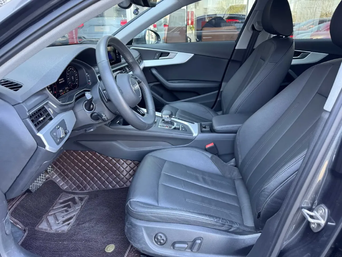 2019 Audi A4L 2.0T 190HP L4 7DCT,autocango,china used car exporter,china ev exporter,chinese used car exporter,chinese used ev exporter