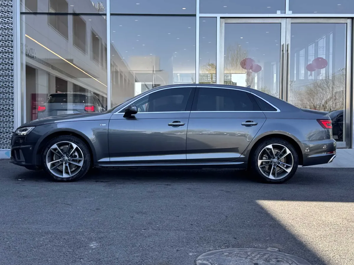 2019 Audi A4L 2.0T 190HP L4 7DCT,autocango,china used car exporter,china ev exporter,chinese used car exporter,chinese used ev exporter