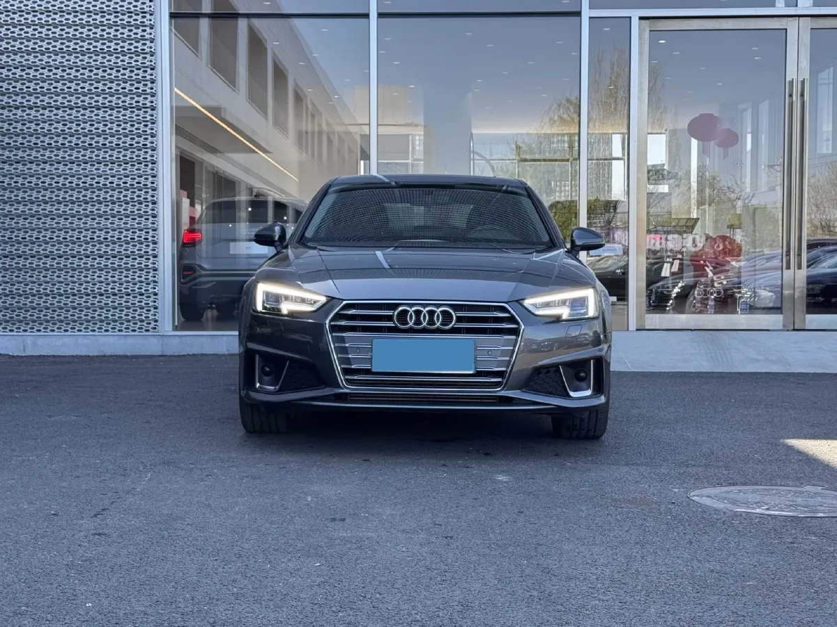 2019 Audi A4L 2.0T 190HP L4 7DCT,autocango,china used car exporter,china ev exporter,chinese used car exporter,chinese used ev exporter