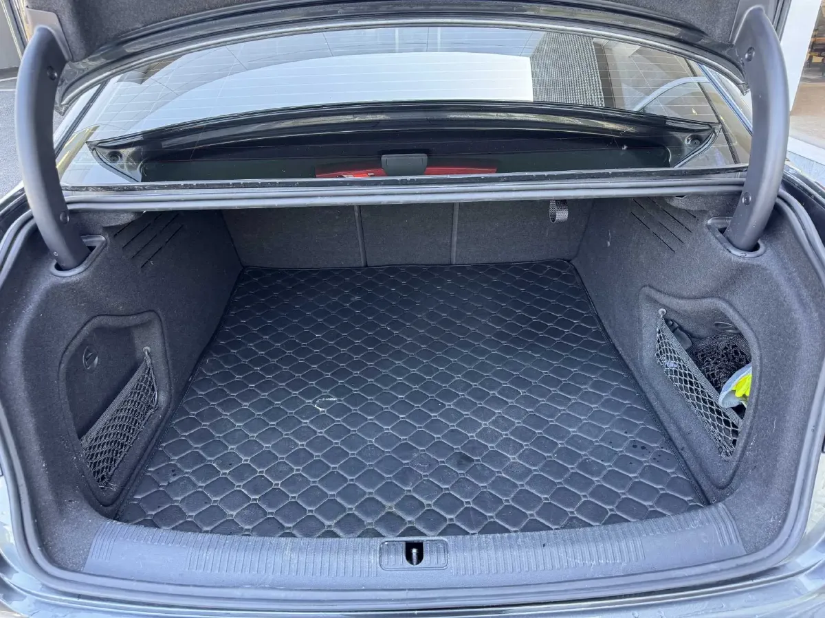 2019 Audi A4L 2.0T 190HP L4 7DCT,autocango,china used car exporter,china ev exporter,chinese used car exporter,chinese used ev exporter
