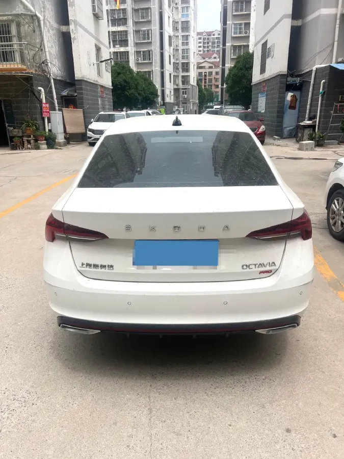2022 Skoda Octavia 1.4T 150HP L4 7DCT,autocango,china used car exporter,china ev exporter,chinese used car exporter,chinese used ev exporter