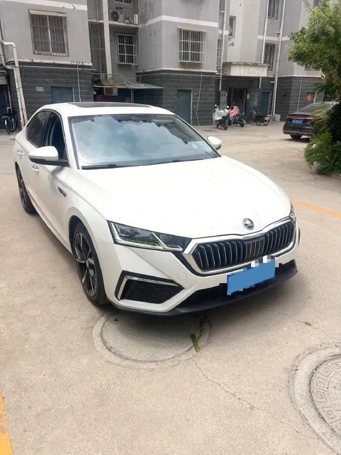 2022 Skoda Octavia 1.4T 150HP L4 7DCT,autocango,china used car exporter,china ev exporter,chinese used car exporter,chinese used ev exporter